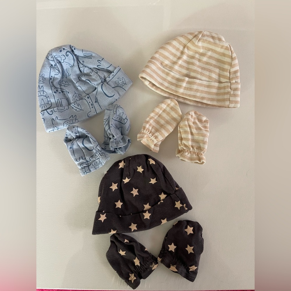 Baby Hats and Mittens by Gerber Set of 3 Blue animals, Beige stripes, Navy stars